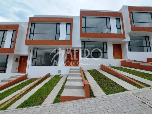 #987 - Casa para Venta en Quito - P - 1