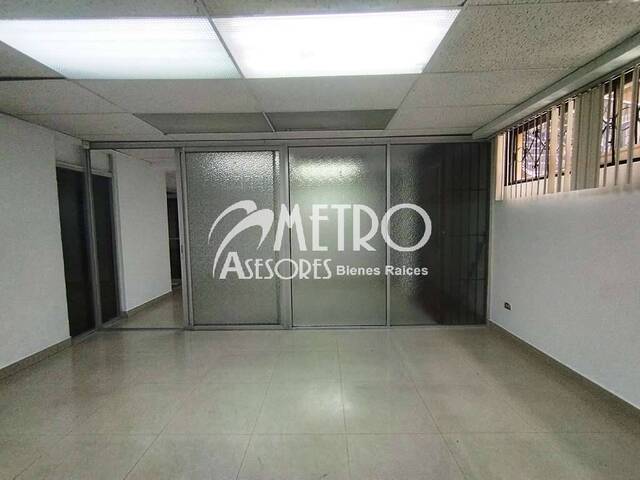#1101 - Oficina para Venta en Quito - P - 2