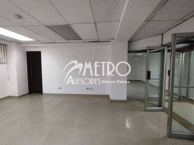 #1103 - Oficina para Venta en Quito - P - 2