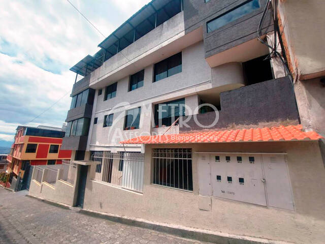 #1138 - Casa Rentera para Venta en Quito - P - 1
