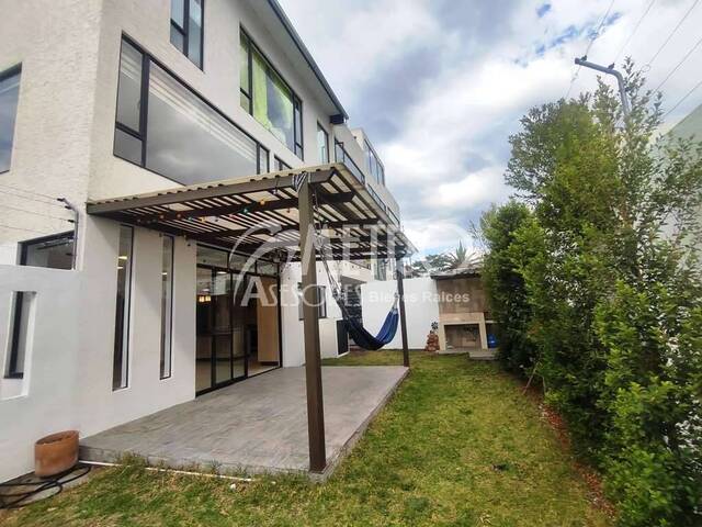 #1171 - Casa para Venta en Quito - P - 2